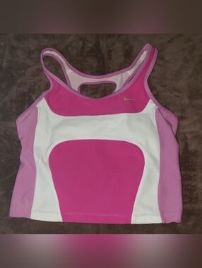 NIKE SPORTS CROPPED TANK TOP  IN SIZE S